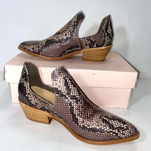 chinese laundry snake boots